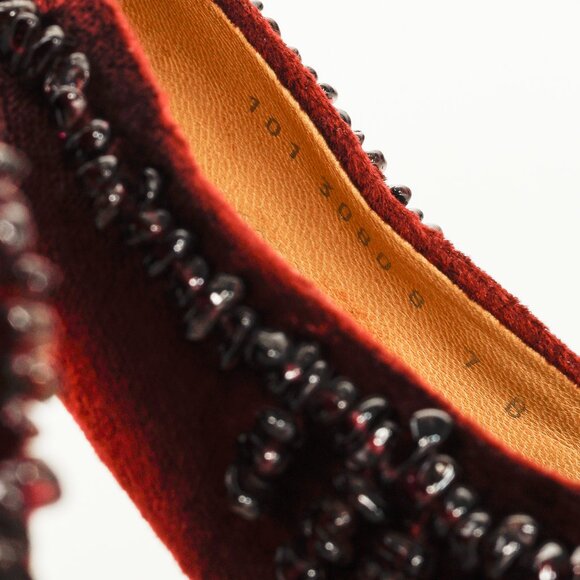Gucci by Tom Ford S/S 1999 Burgundy Velvet Onyx Embellished Pumps - Picture 10 of 10
